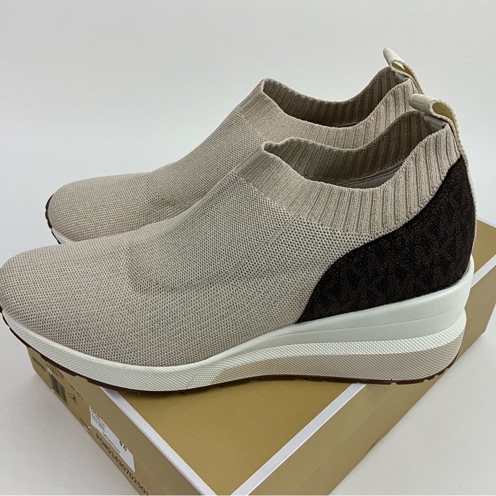 Michael Kors Women’s Mabel Slip On Trainer Pale Gold New in Box - Picture 2 of 10